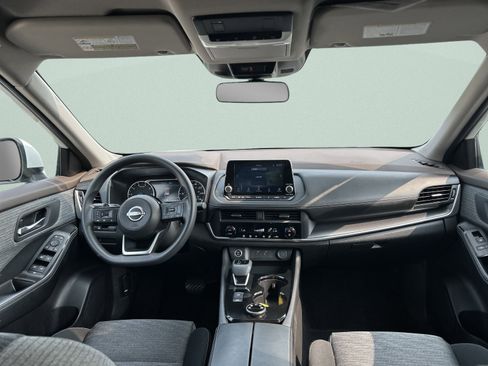 Used 2023 Nissan Rogue SV image 19