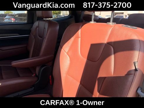 Used 2024 Kia Telluride EX w/ EX Captain's Chair Package FWD image 25