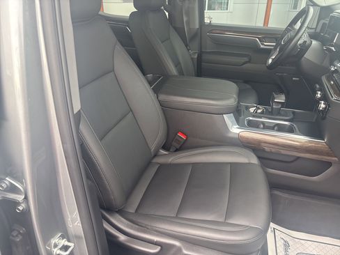 Used 2025 GMC Sierra 1500 Elevation w/ Elevation Premium Package image 19