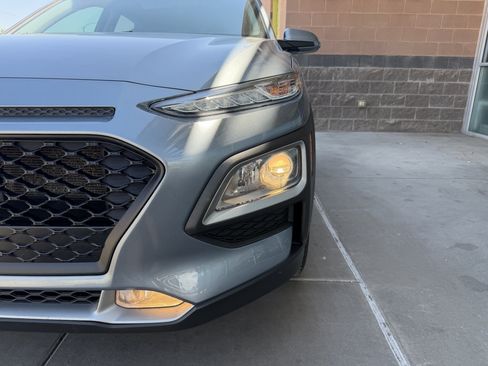 Used 2020 Hyundai Kona SEL Plus w/ Cargo Package FWD image 11