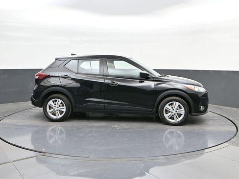 Used 2022 Nissan Kicks S image 23