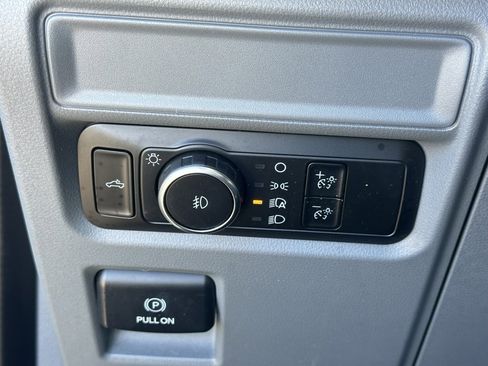 Used 2023 Ford F150 XLT image 30