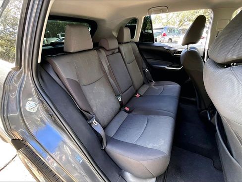 Used 2022 Toyota RAV4 XLE image 22