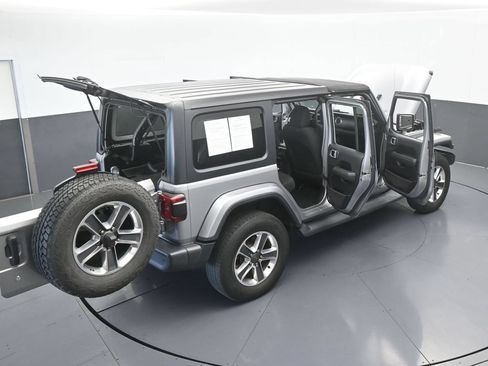 Used 2019 Jeep Wrangler Unlimited Sahara AWD/4WD image 70
