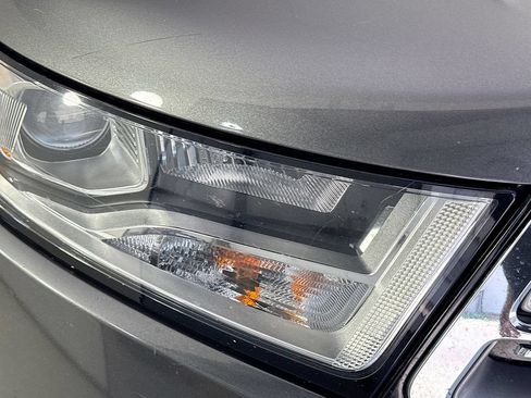 Used 2016 Ford Edge Titanium FWD image 37