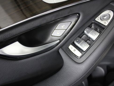 Used 2016 Mercedes-Benz GLC 300 4MATIC image 23