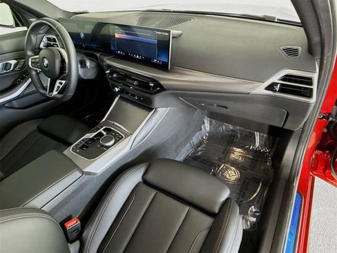 Used 2025 BMW 330i Sedan w/ M Sport Package image 31