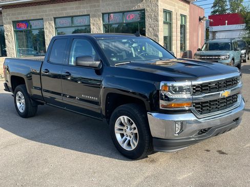 Used 2017 Chevrolet Silverado 1500 LT w/ All Star Edition AWD/4WD image 3