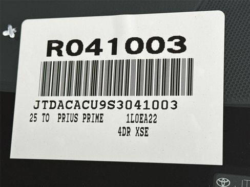 Certified 2025 Toyota Prius Plug-In Hybrid image 59