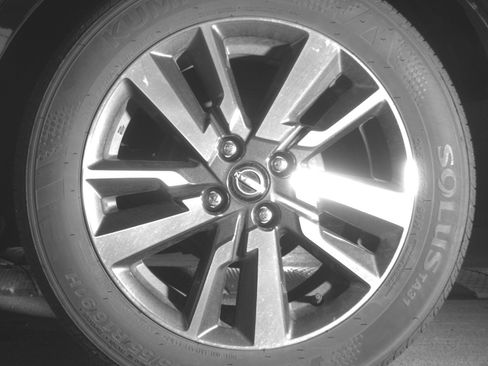 Used 2025 Nissan Versa SV FWD image 14
