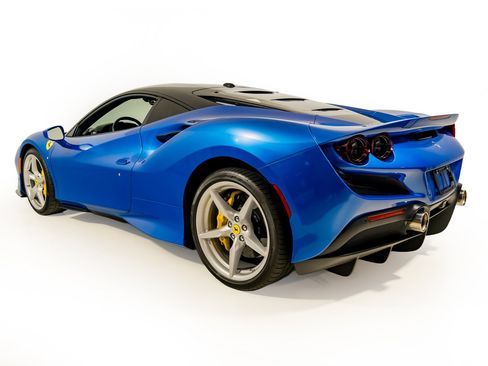 Certified 2022 Ferrari F8 Tributo RWD image 4