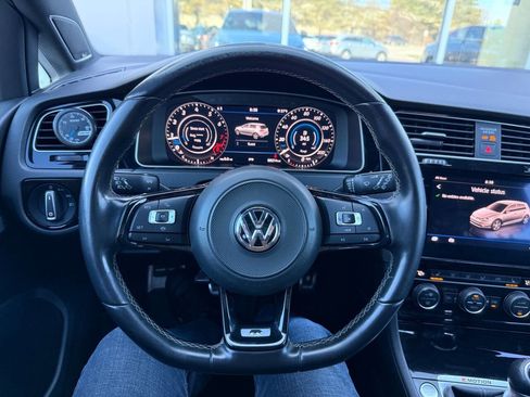 Used 2019 Volkswagen Golf R 4-Door image 25