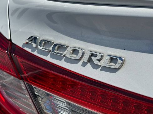 Used 2019 Honda Accord Sport image 6
