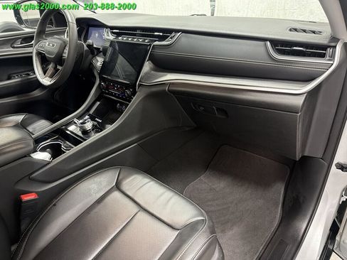 Used 2023 Jeep Grand Cherokee L Limited w/ Luxury Tech Group II AWD/4WD image 5