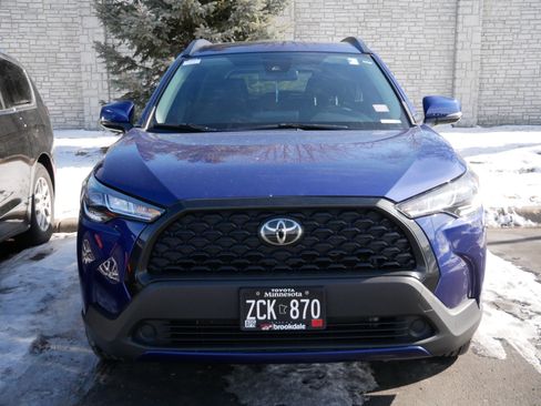 Certified 2022 Toyota Corolla Cross LE image 4