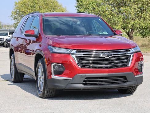 Used 2023 Chevrolet Traverse LT image 4