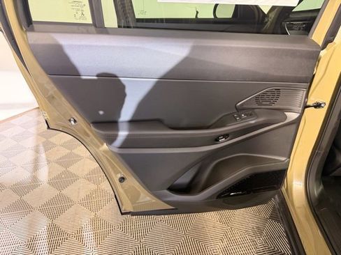 New 2026 Jeep Cherokee Limited image 29