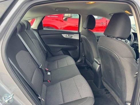 Used 2024 Kia Forte LXS image 9