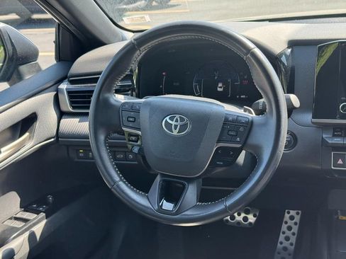 Used 2025 Toyota Camry SE FWD image 18