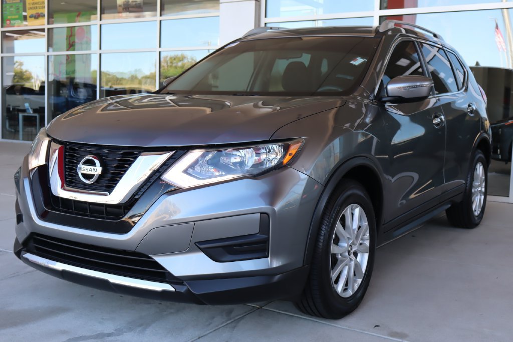 Used 2017 Nissan Rogue SV FWD image 3