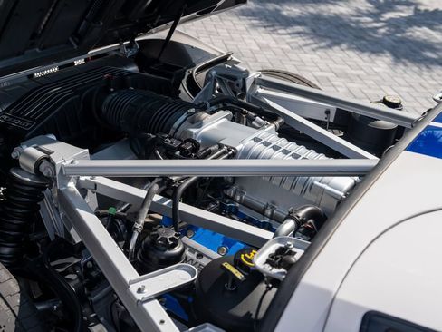 Used 2005 Ford GT RWD image 57