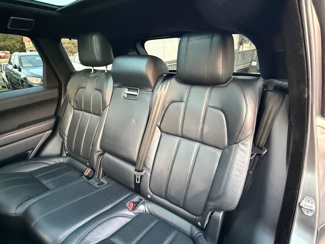 Used 2016 Land Rover Range Rover Sport SE AWD/4WD image 33