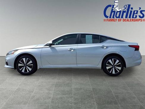 Certified 2022 Nissan Altima 2.5 SV image 2