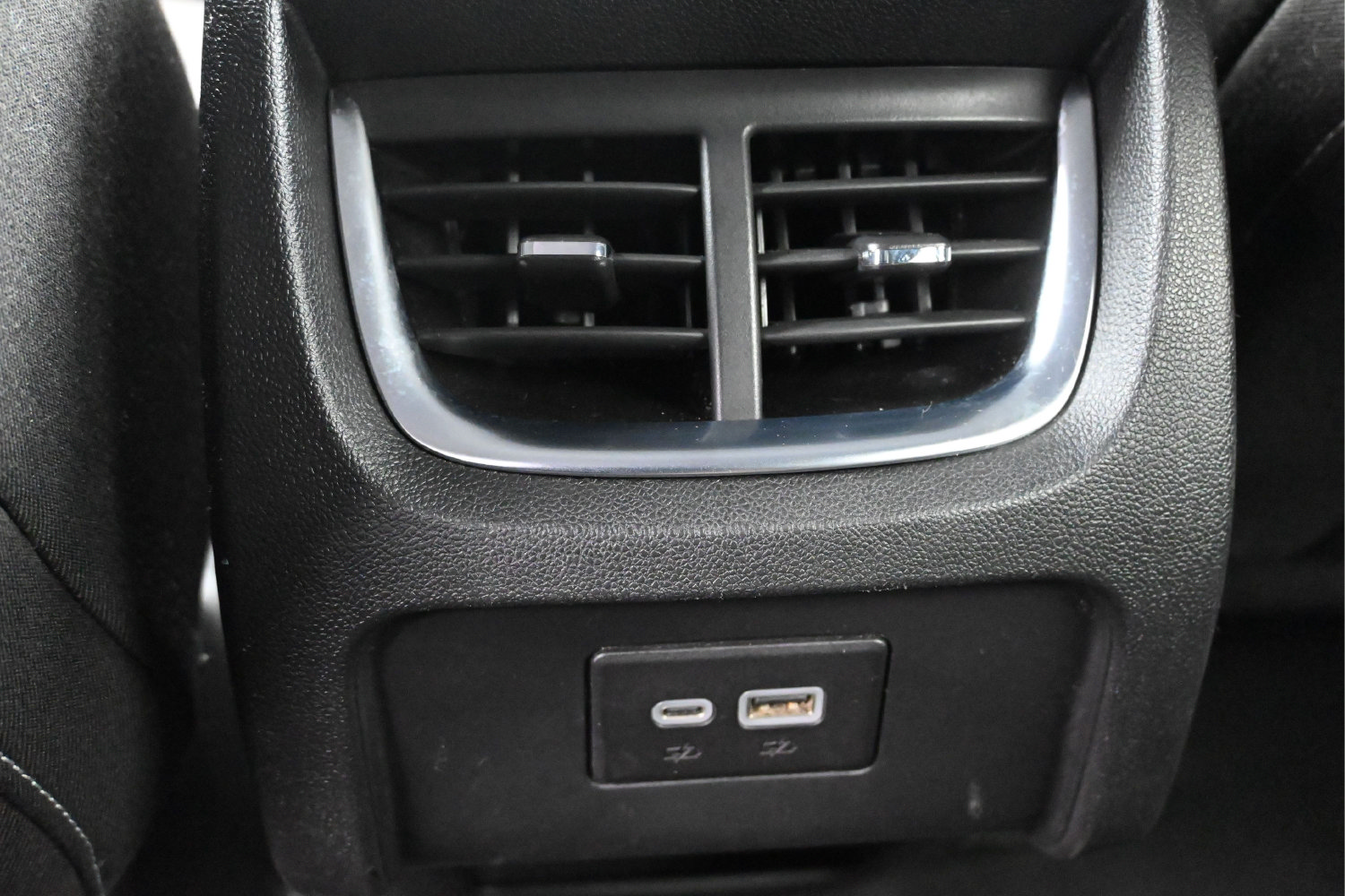 Used 2025 Chevrolet Blazer LT FWD image 14