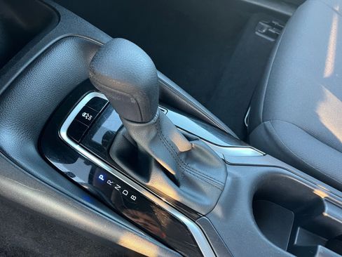 Used 2025 Toyota Corolla LE image 40