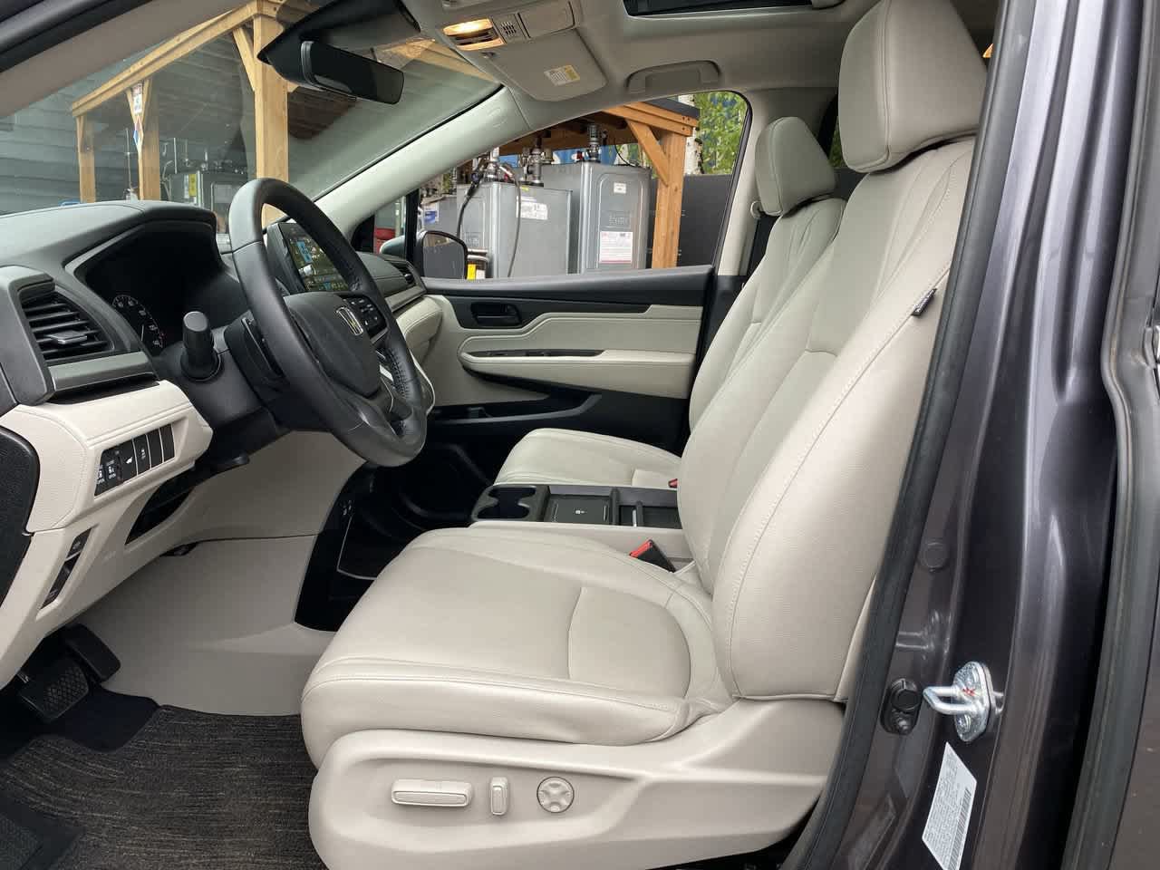 Used 2025 Honda Odyssey EX-L image 13