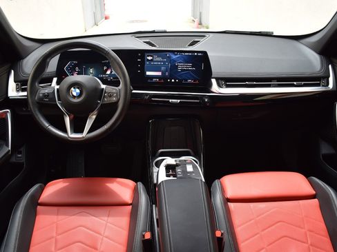 Used 2025 BMW X1 xDrive28i AWD/4WD image 22