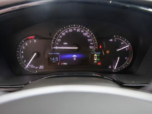 Used 2018 Cadillac XT5 Luxury w/ Driver Awareness Package image 11