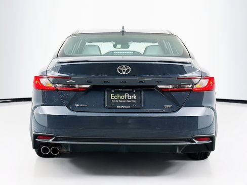 Used 2025 Toyota Camry SE image 7