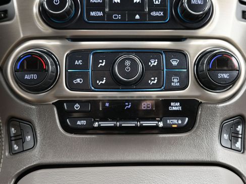 Used 2020 GMC Yukon Denali w/ Open Road Package AWD/4WD image 17