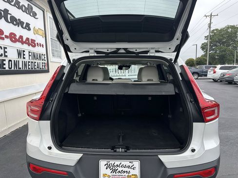 Used 2021 Volvo XC40 T4 Inscription FWD image 22