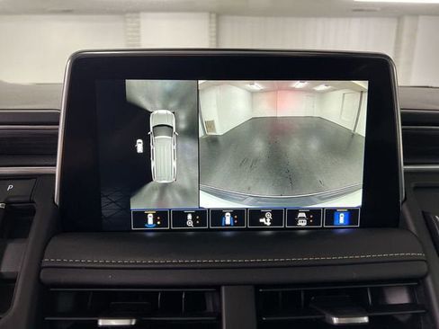 Certified 2022 GMC Yukon SLT w/ SLT Premium Package AWD/4WD image 14