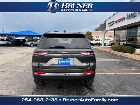 New 2024 Jeep Grand Cherokee Laredo X w/ Luxury Tech Group I image 6