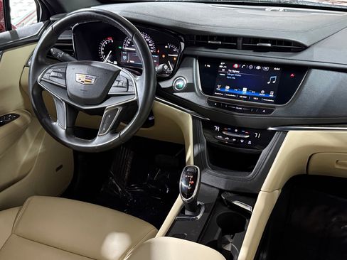 Used 2019 Cadillac XT5 FWD image 39