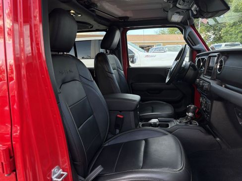 Used 2021 Jeep Wrangler Unlimited Sahara AWD/4WD image 23