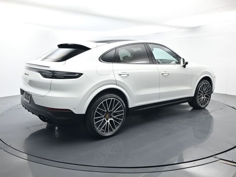 Certified 2023 Porsche Cayenne S image 15