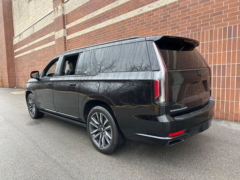 Used 2024 Cadillac Escalade ESV Sport w/ Touring Package image 6