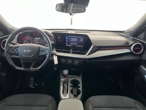 Used 2024 Chevrolet Trax RS w/ Sunroof Package FWD image 14