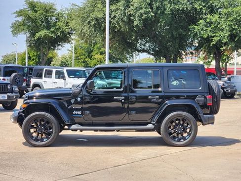 Used 2023 Jeep Wrangler Unlimited Sahara w/ Cold Weather Group AWD/4WD image 4