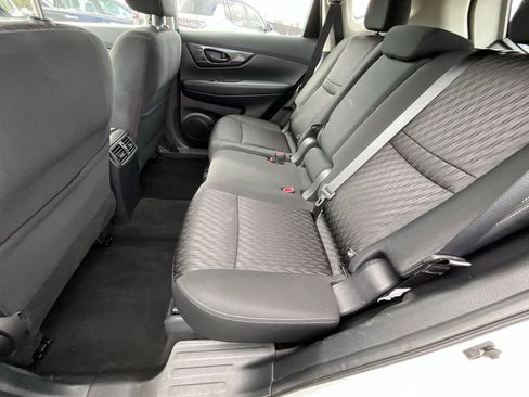 Certified 2020 Nissan Rogue S image 33