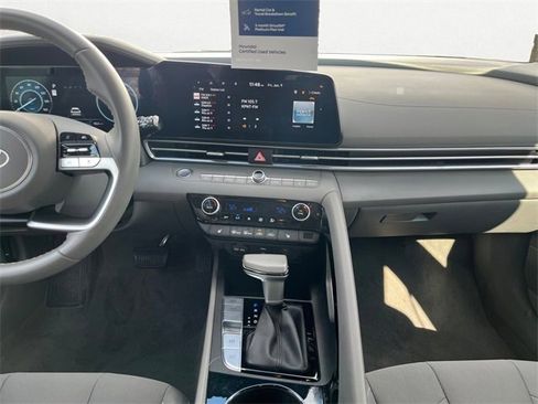 Certified 2024 Hyundai Elantra SEL w/ Convenience Package image 12