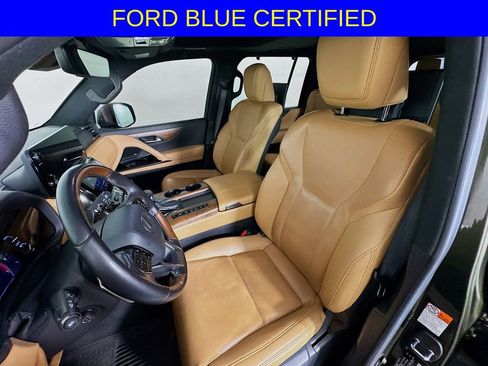Used 2022 Lexus LX 600 4WD w/ Luxury Package image 22