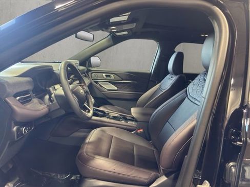 New 2026 Ford Explorer Platinum AWD/4WD image 8