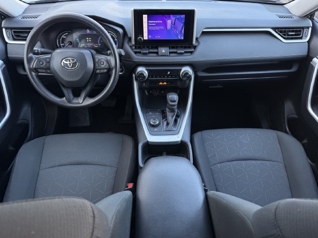 Used 2025 Toyota RAV4 XLE AWD/4WD image 12