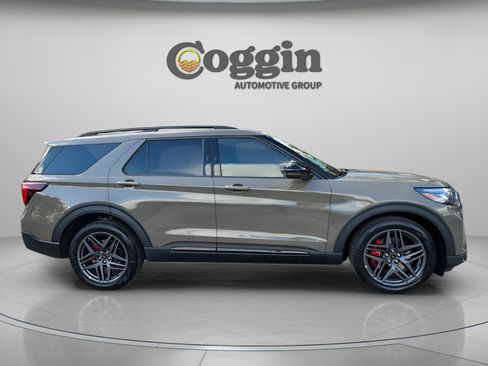 Certified 2026 Ford Explorer ST image 7