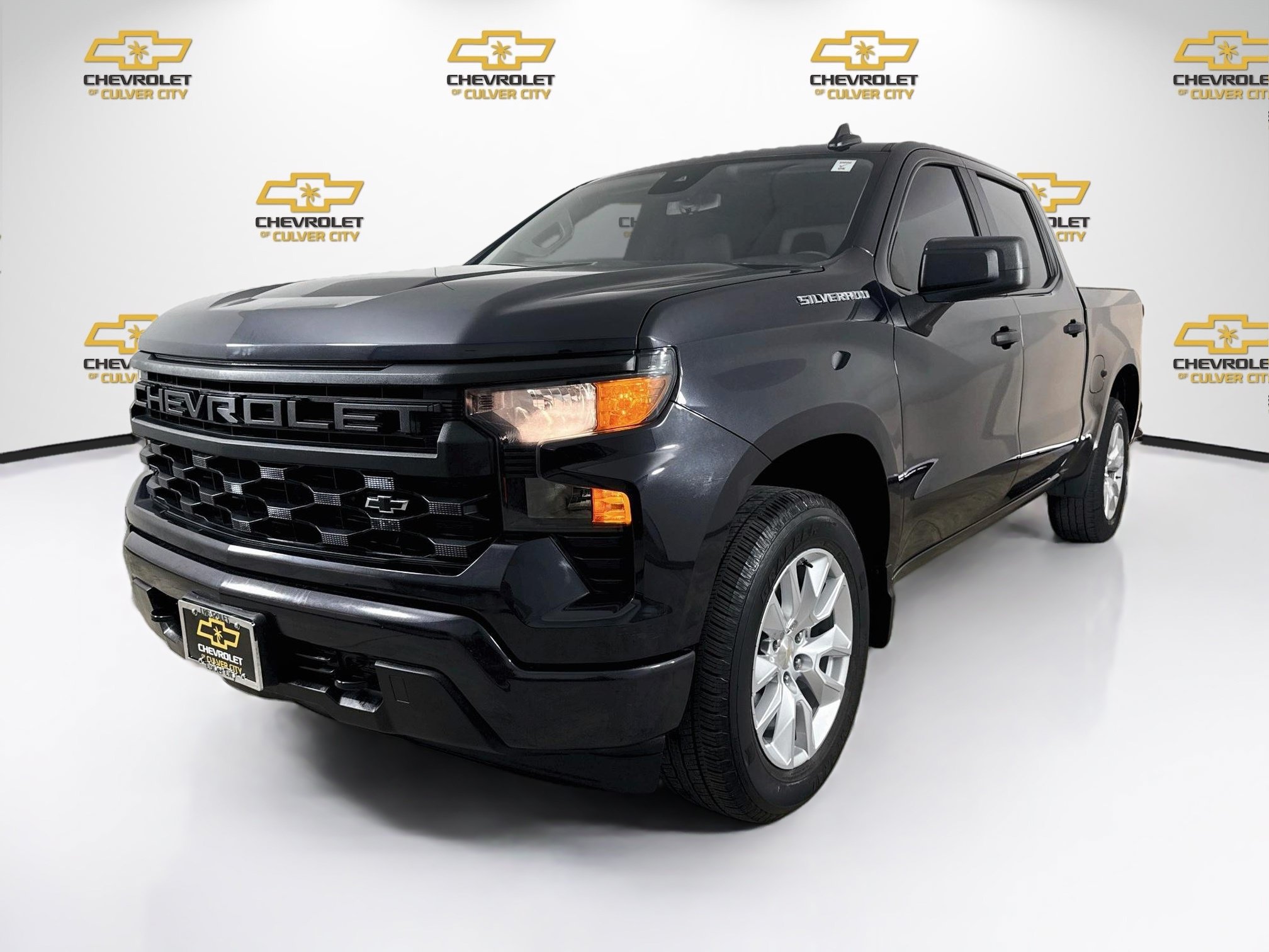 Used 2022 Chevrolet Silverado 1500 Custom RWD image 3